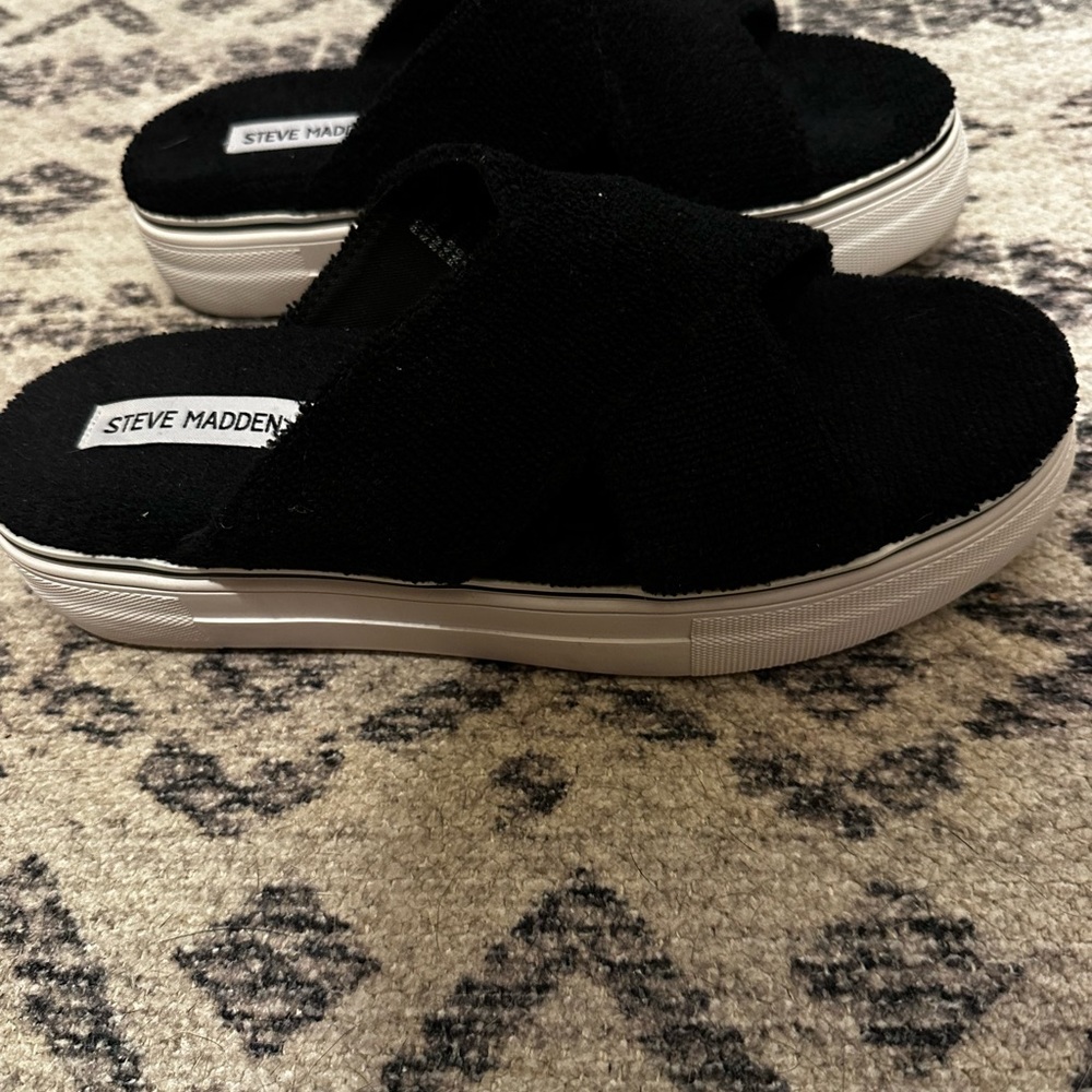 Steve Madden Rotation Slides Only Worn Once - image 3